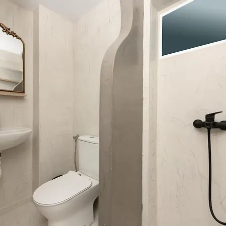 Adamou Family House 別荘