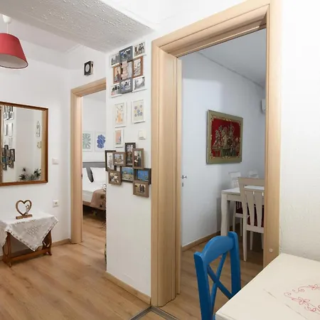 Adamou Family House 別荘