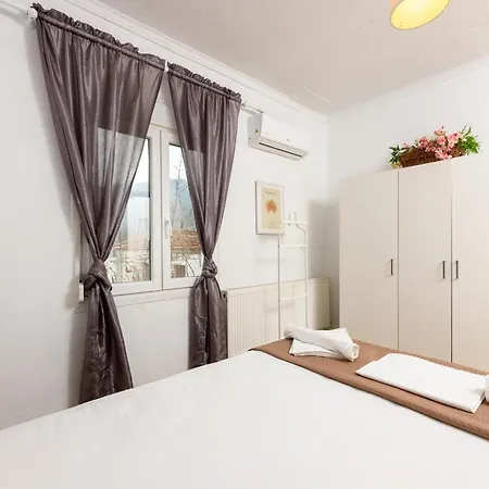 Holiday home Adamou *