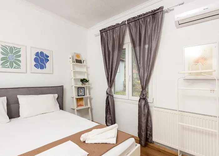 度假居 Adamou Family House