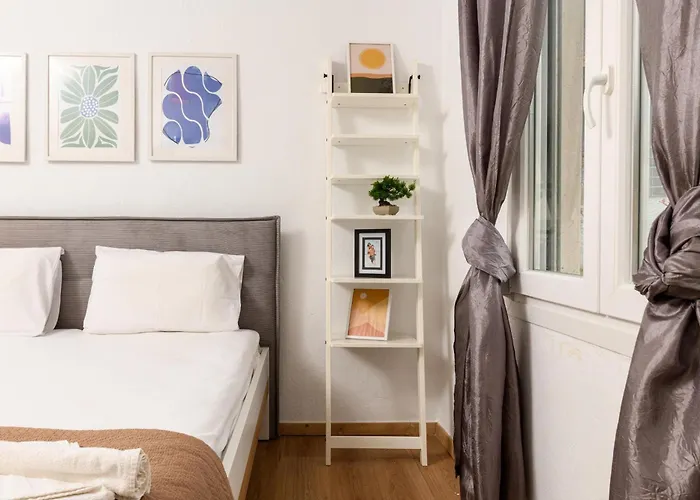 Adamou Family House Prínos